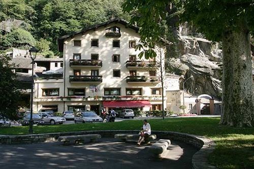 Hotel Crimea Chiavenna Exterior foto